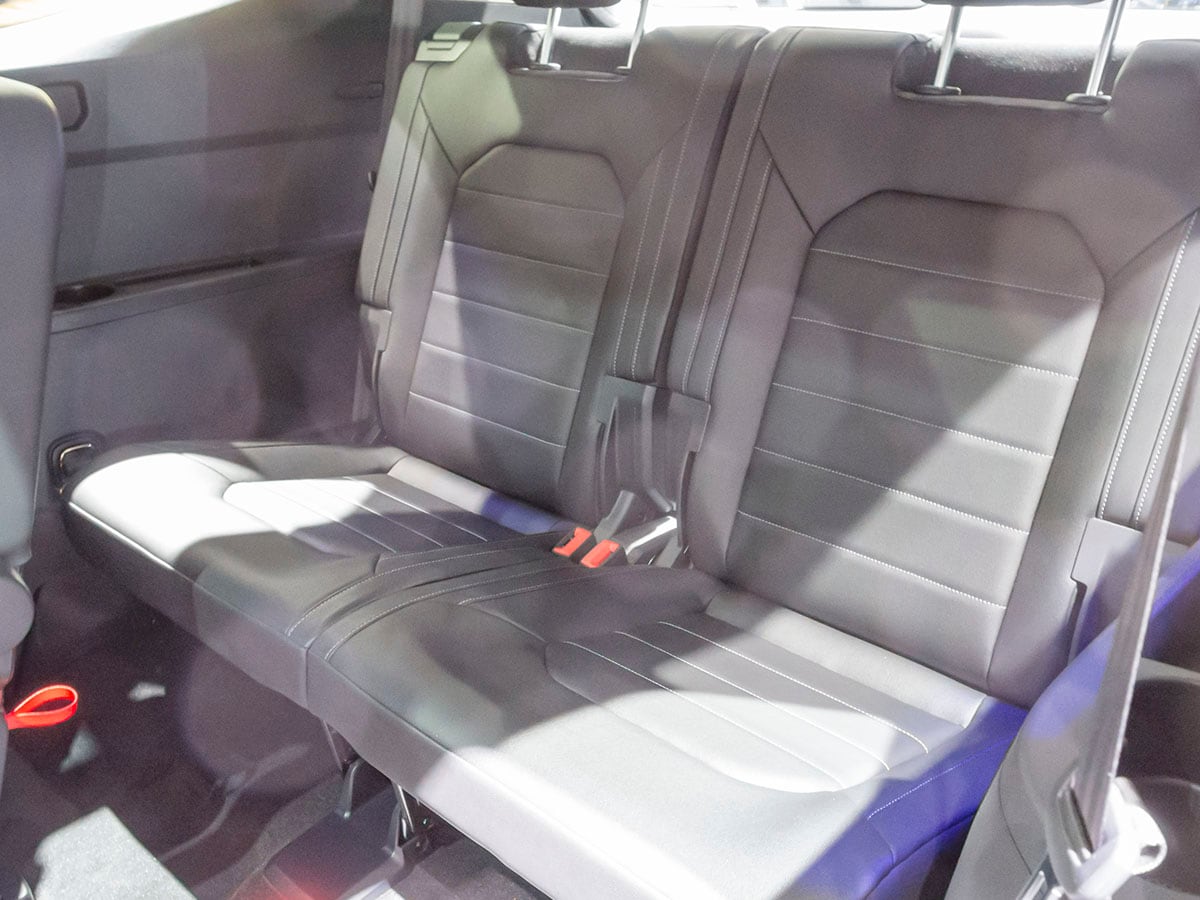 32 2018 Volkswagen Atlas R Line KBB