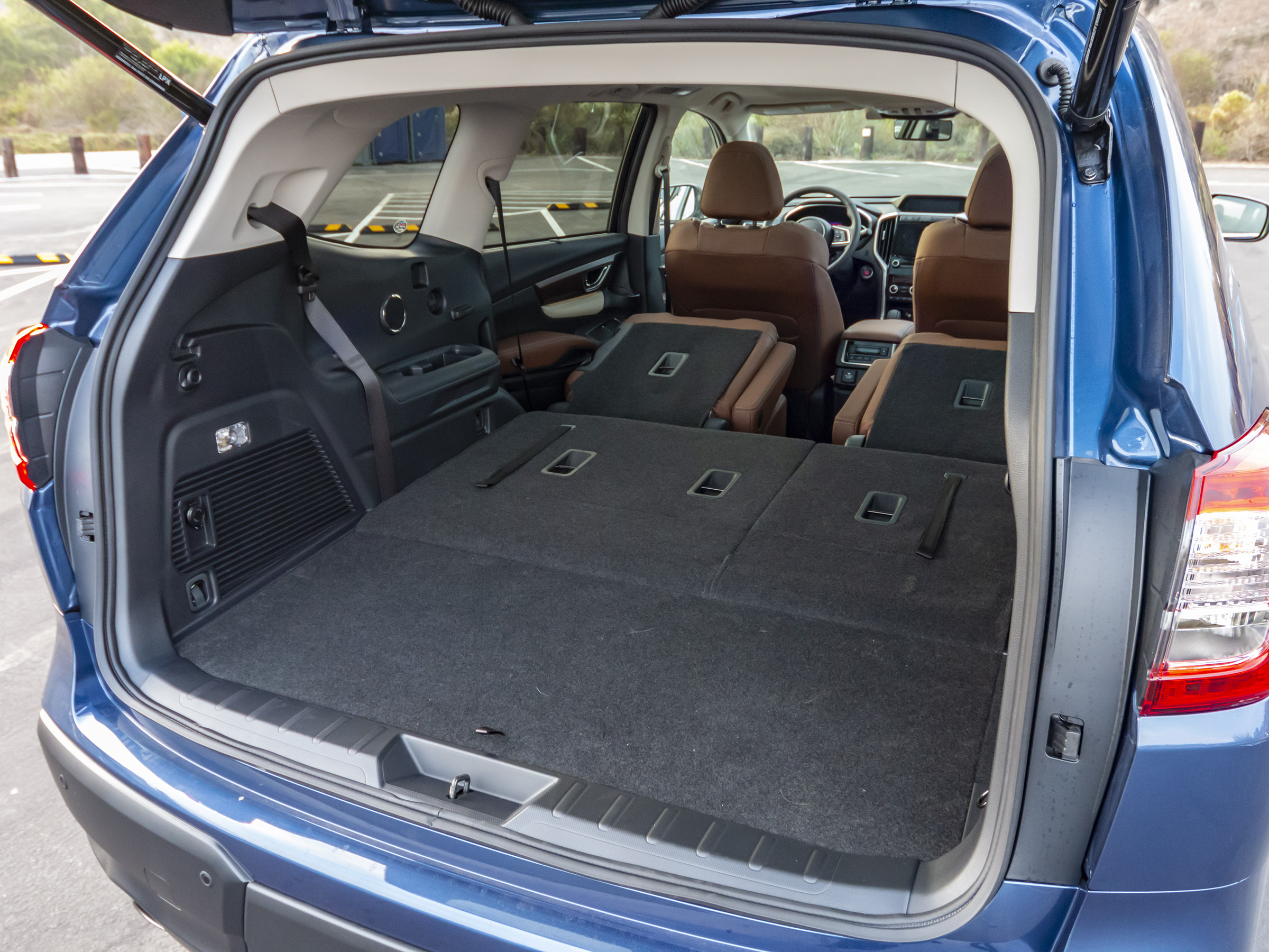 32 2019 Subaru Ascent LT Cargo KBB