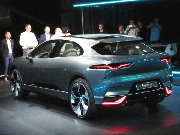 32 Jaguar I Pace Concept