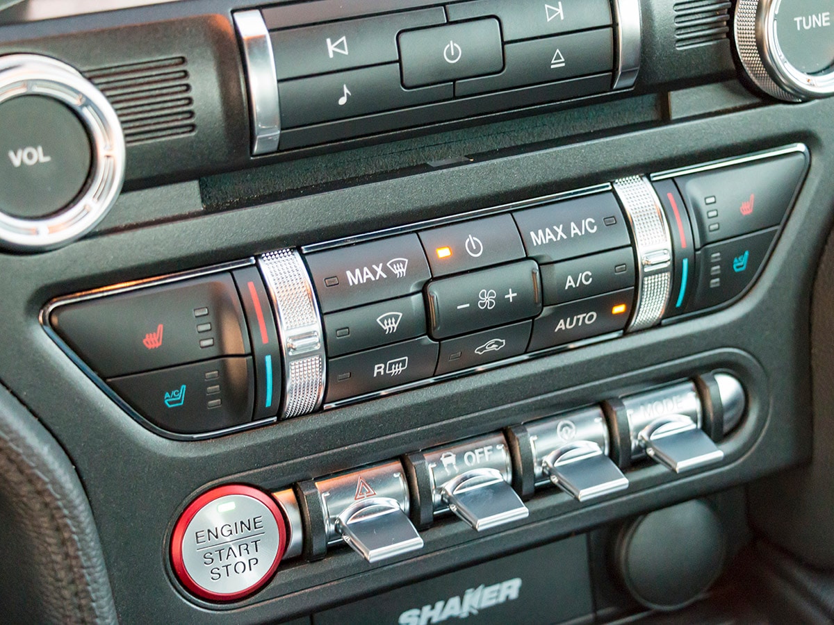 33 2018 Ford Mustang EcoBoost Interior KBB