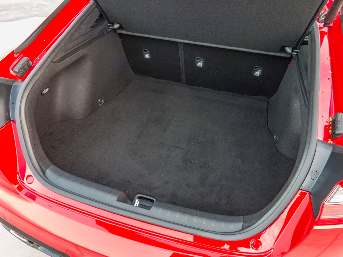 33 2018 Kia Stinger GT Cargo KBB
