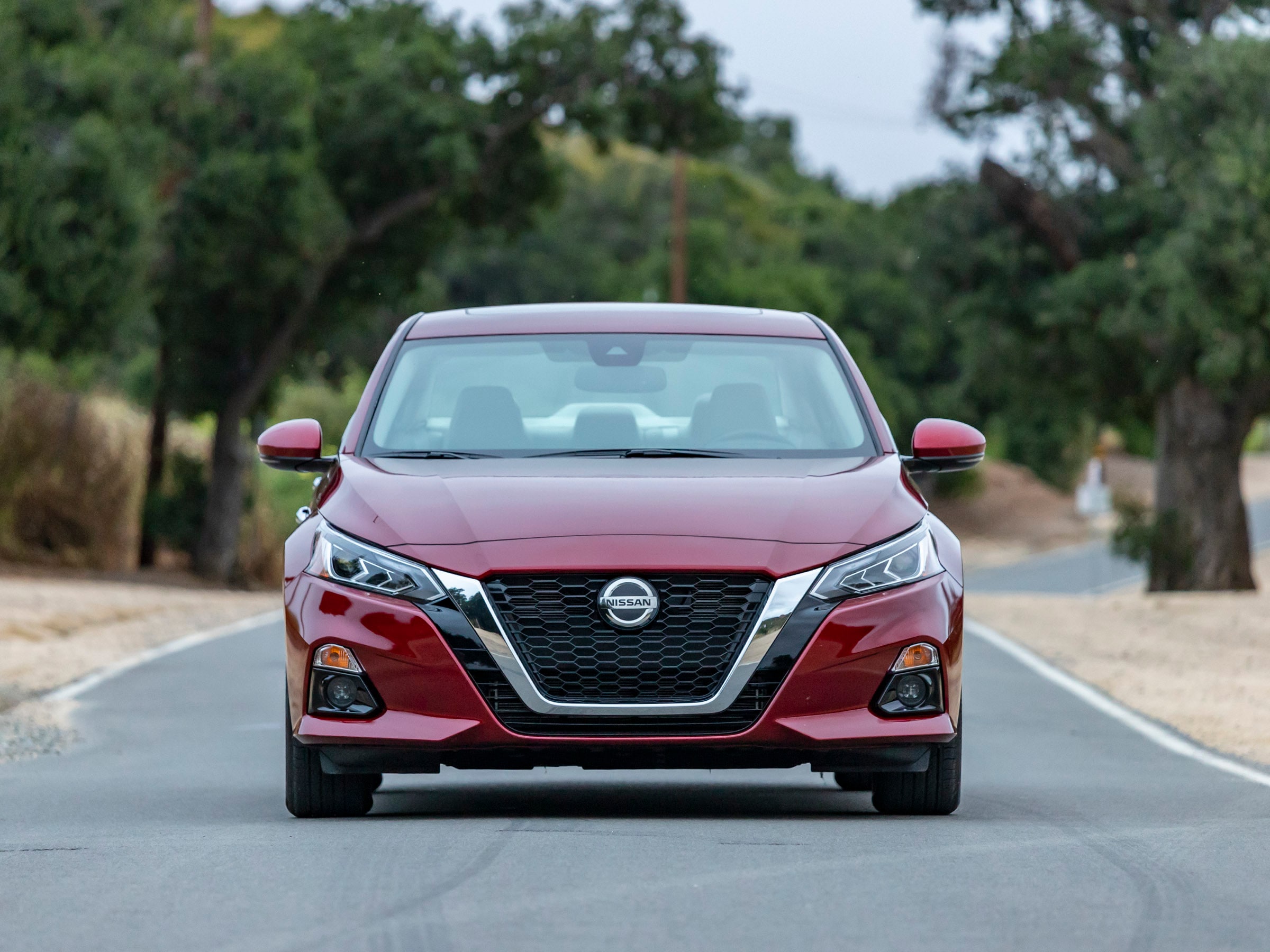 33 2019 Nissan Altima Long Term Exterior KBB