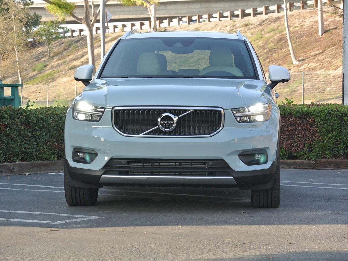 33 2019 Volvo XC40 Long Term