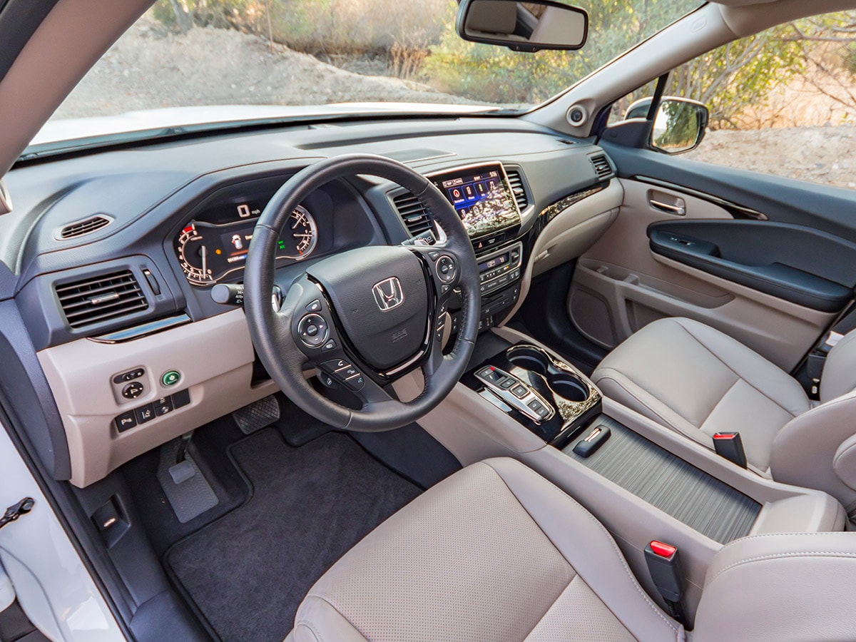 34 2017 Honda Pilot Interior KBB