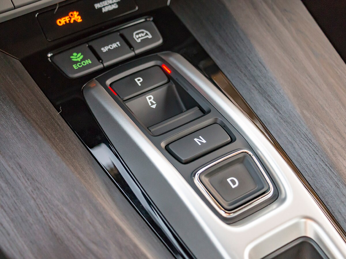 34 2018 Honda Clarity PHEV Interior KBB