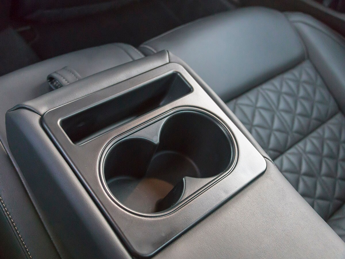 35 2016 Nissan Maxima Long Term Interior