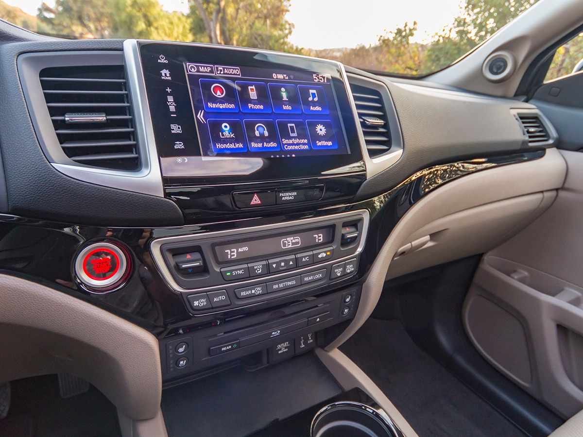 35 2017 Honda Pilot Interior KBB