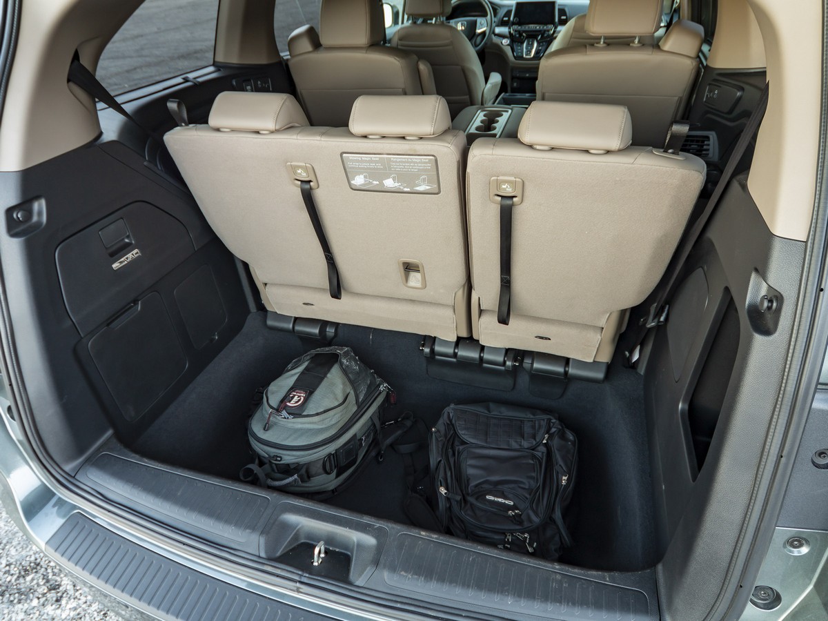 35 2018 Honda Odyssey LT Cargo KBB