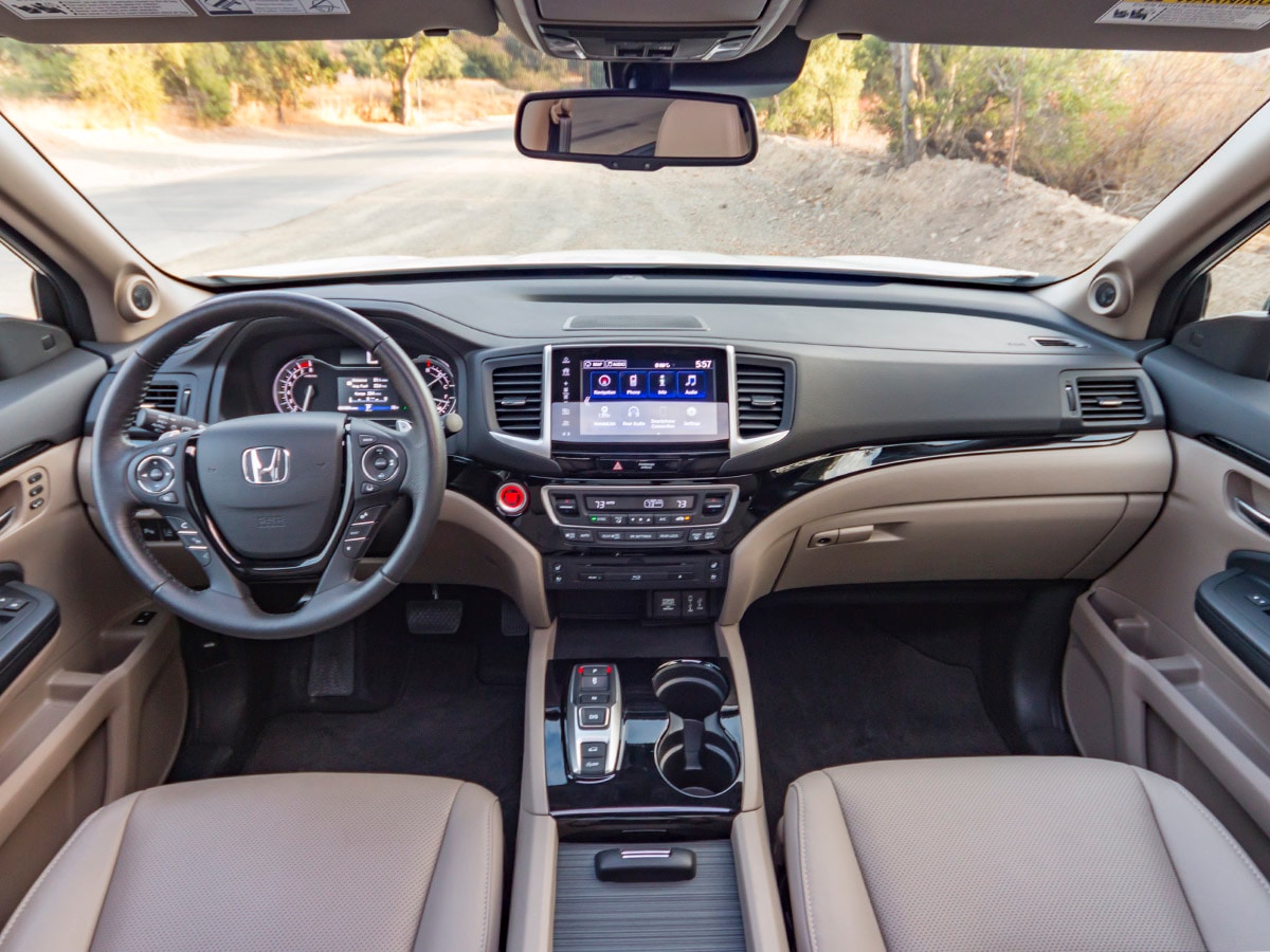 36 2017 Honda Pilot Interior KBB