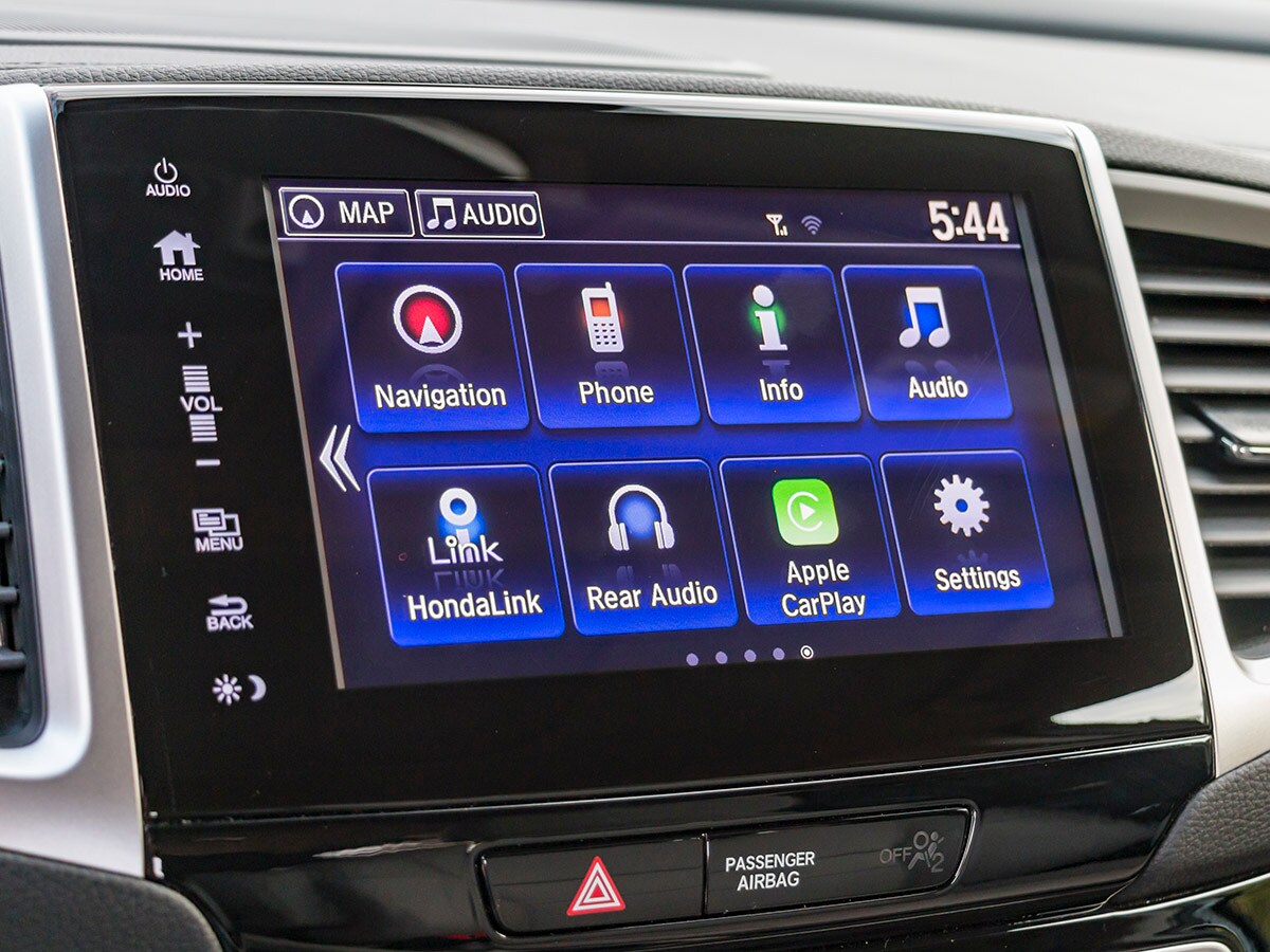 37 2017 Honda Pilot Interior KBB