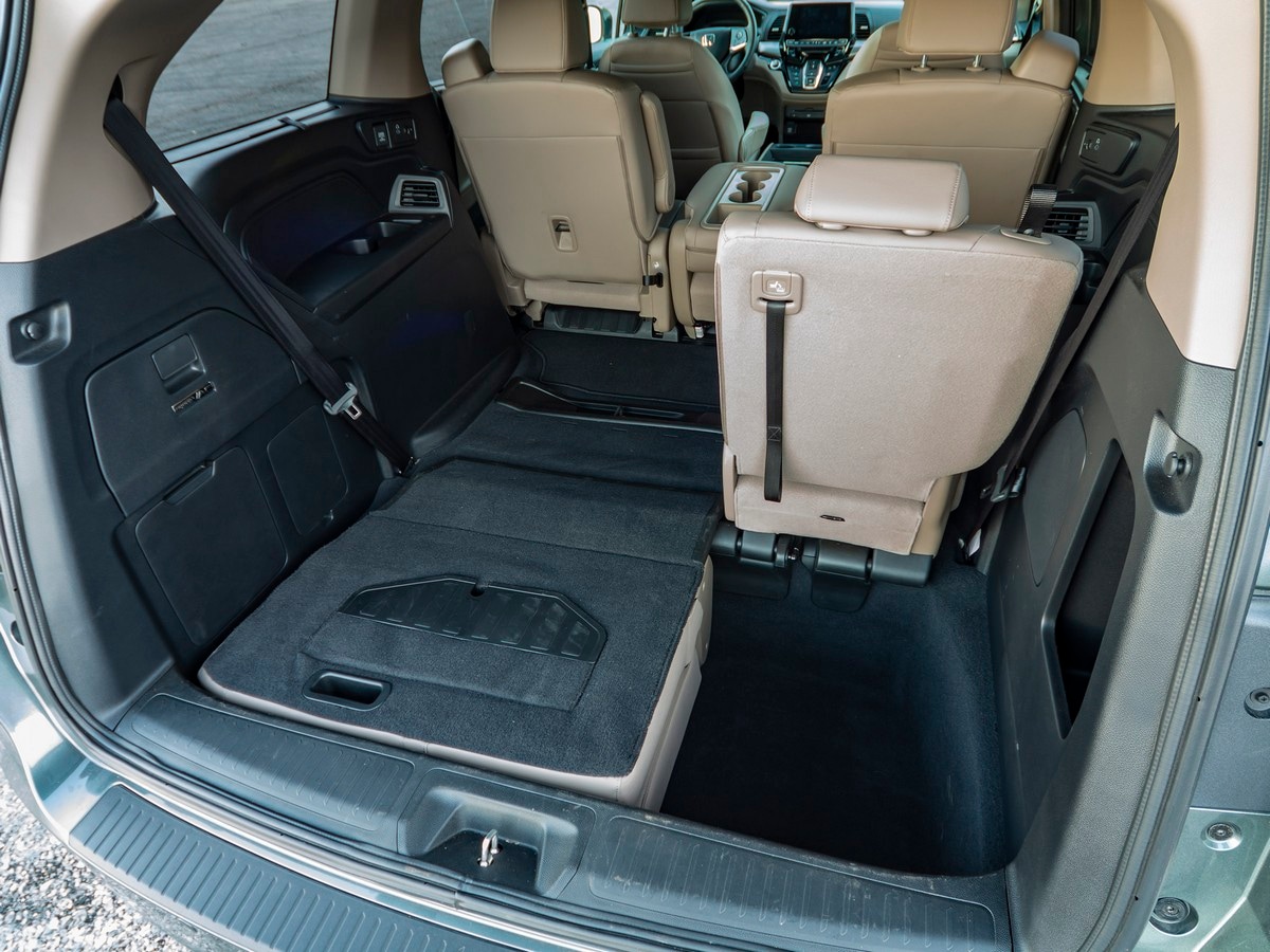 37 2018 Honda Odyssey LT Cargo KBB