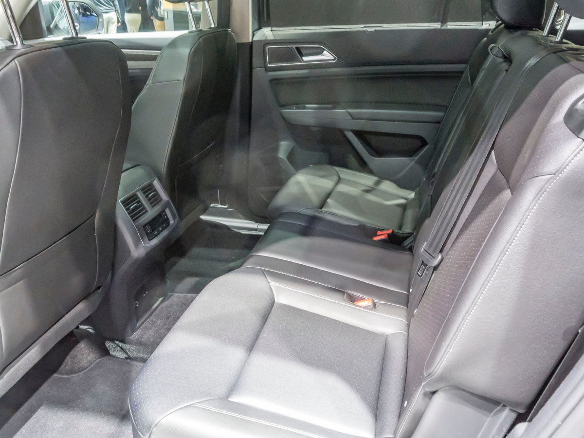 38 2018 Volkswagen Atlas R Line KBB