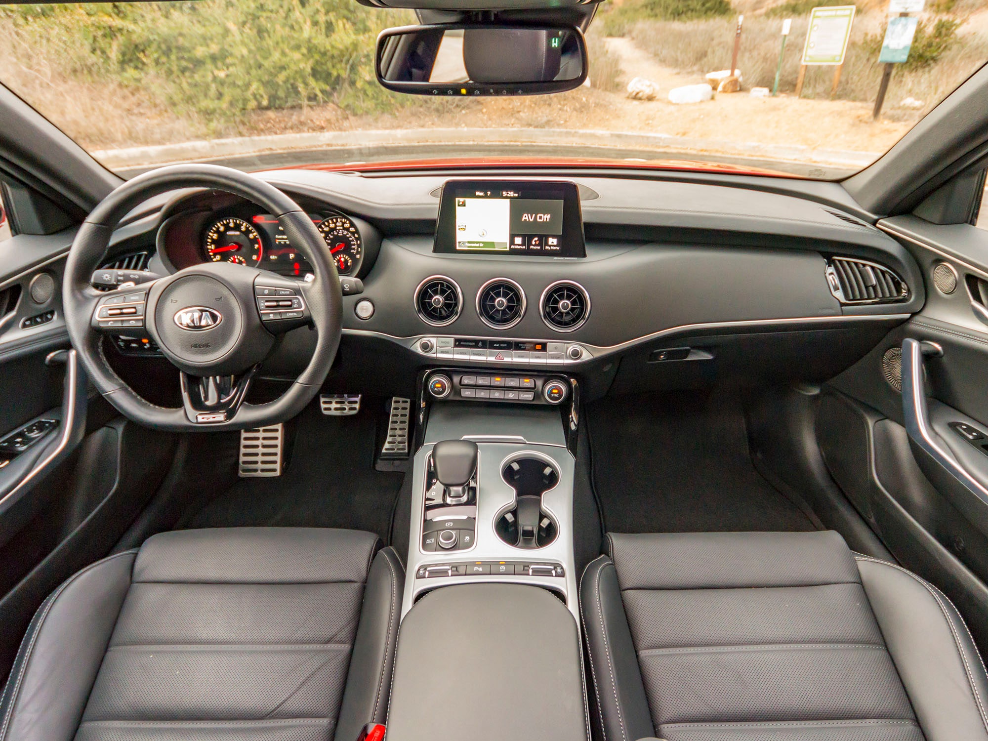 39 2018 Kia Stinger Long Term Interior KBB