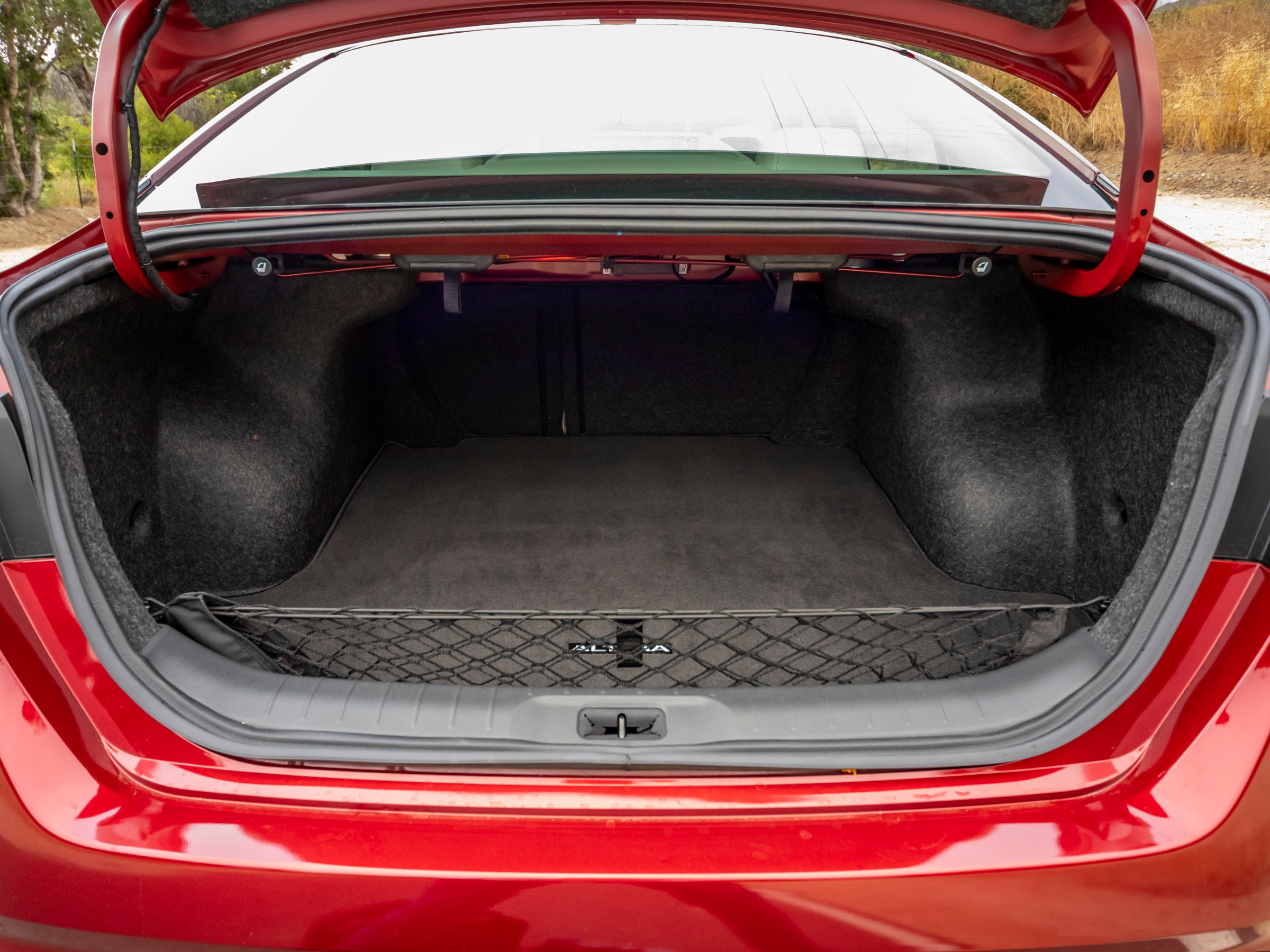 39 2019 Nissan Altima Long Term Cargo KBB
