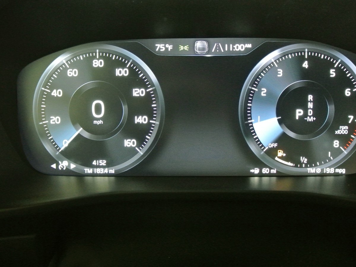 39 2019 Volvo XC40 Long Term