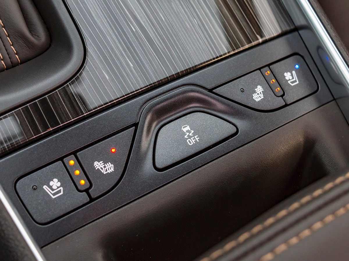 40 2018 Chevrolet Impala Interior KBB