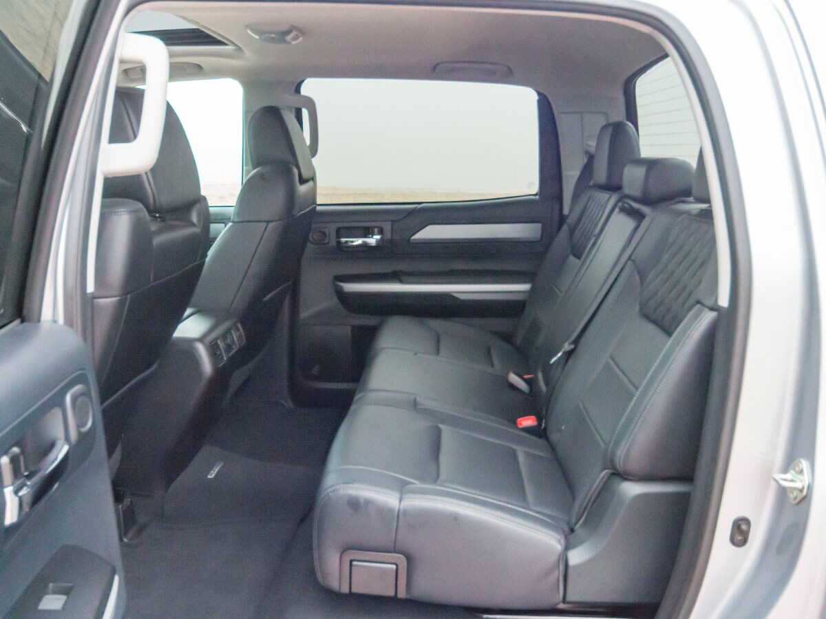 41 2016 Toyota Tundra Long Term Interior