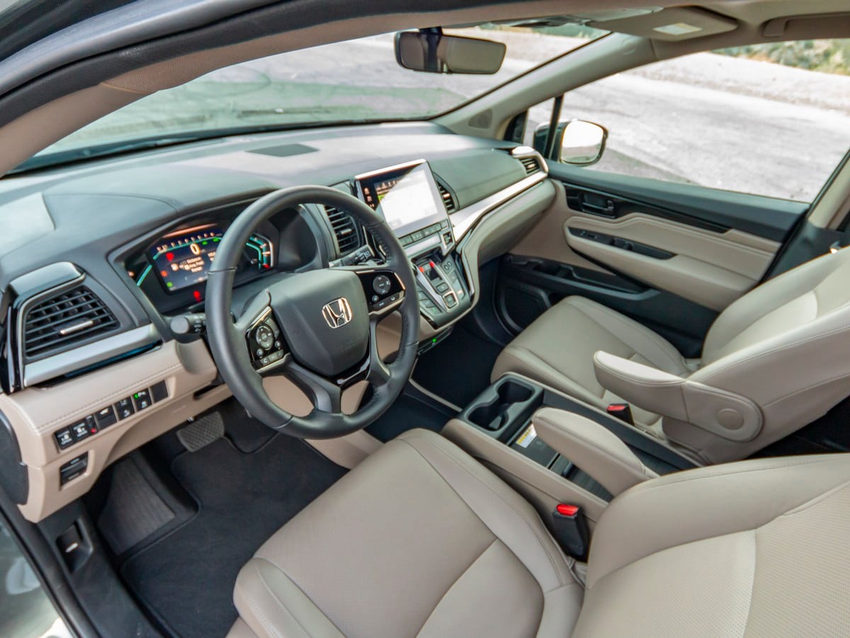 41 2018 Honda Odyssey LT Interior KBB
