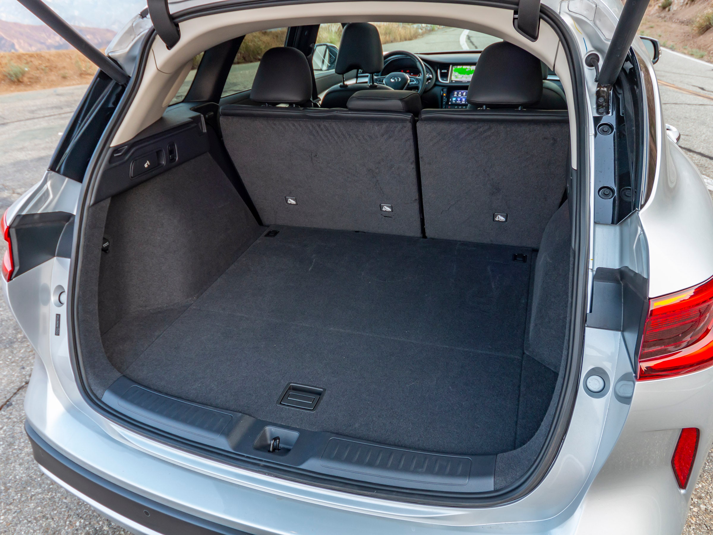 41 2019 Infiniti QX50 LT Cargo KBB