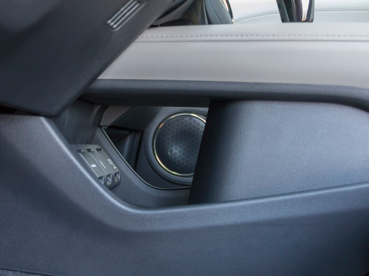 42 2016 Honda HR V Long Term Interior
