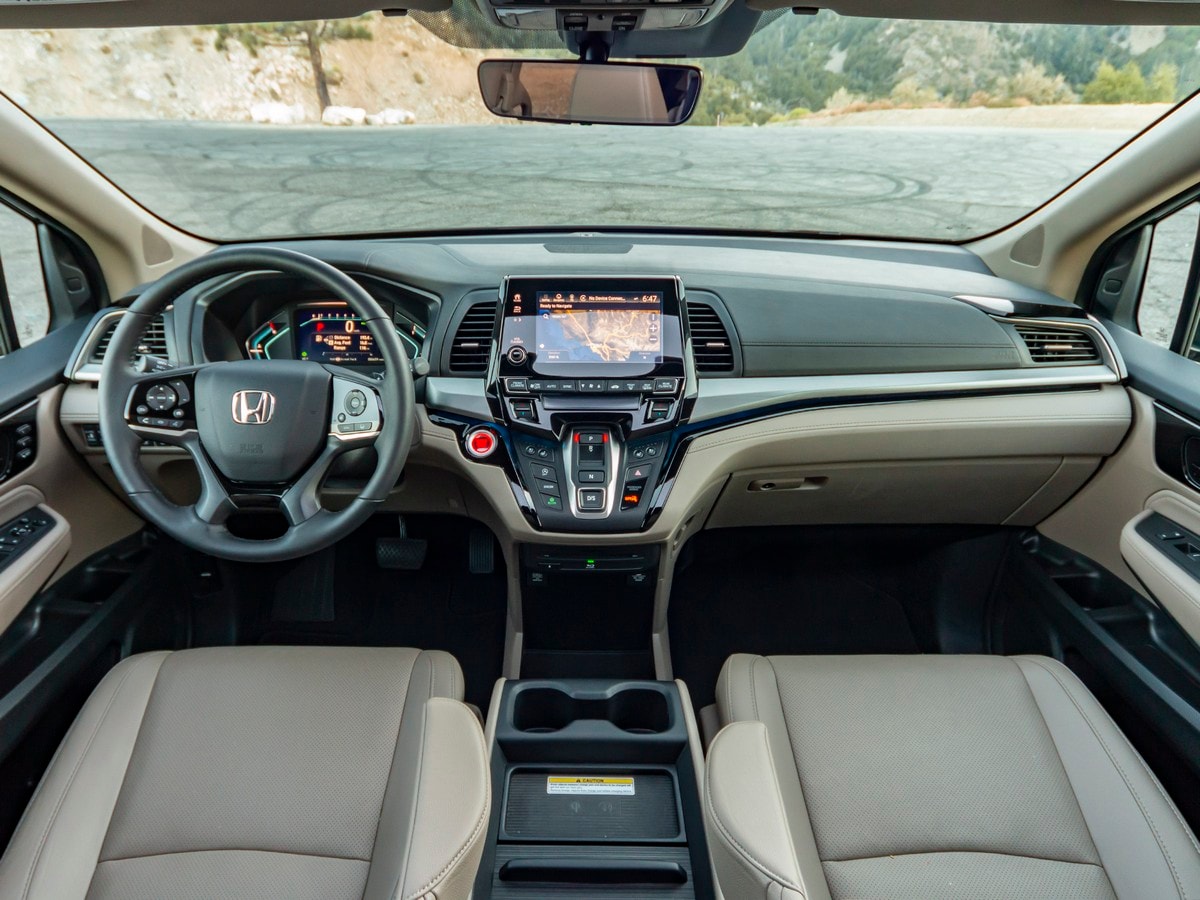 43 2018 Honda Odyssey LT Interior KBB