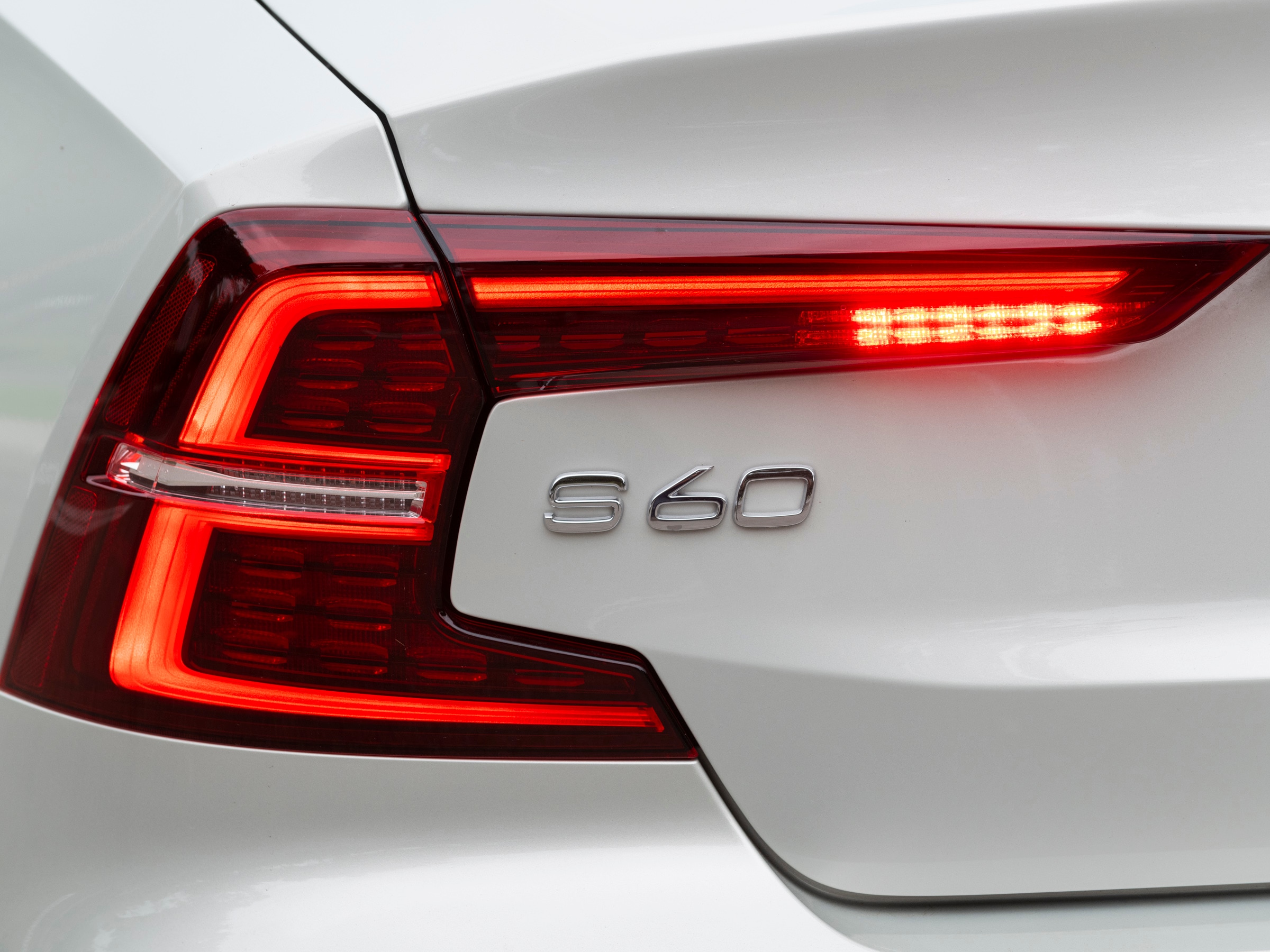 43 2020 Volvo S60 KBB