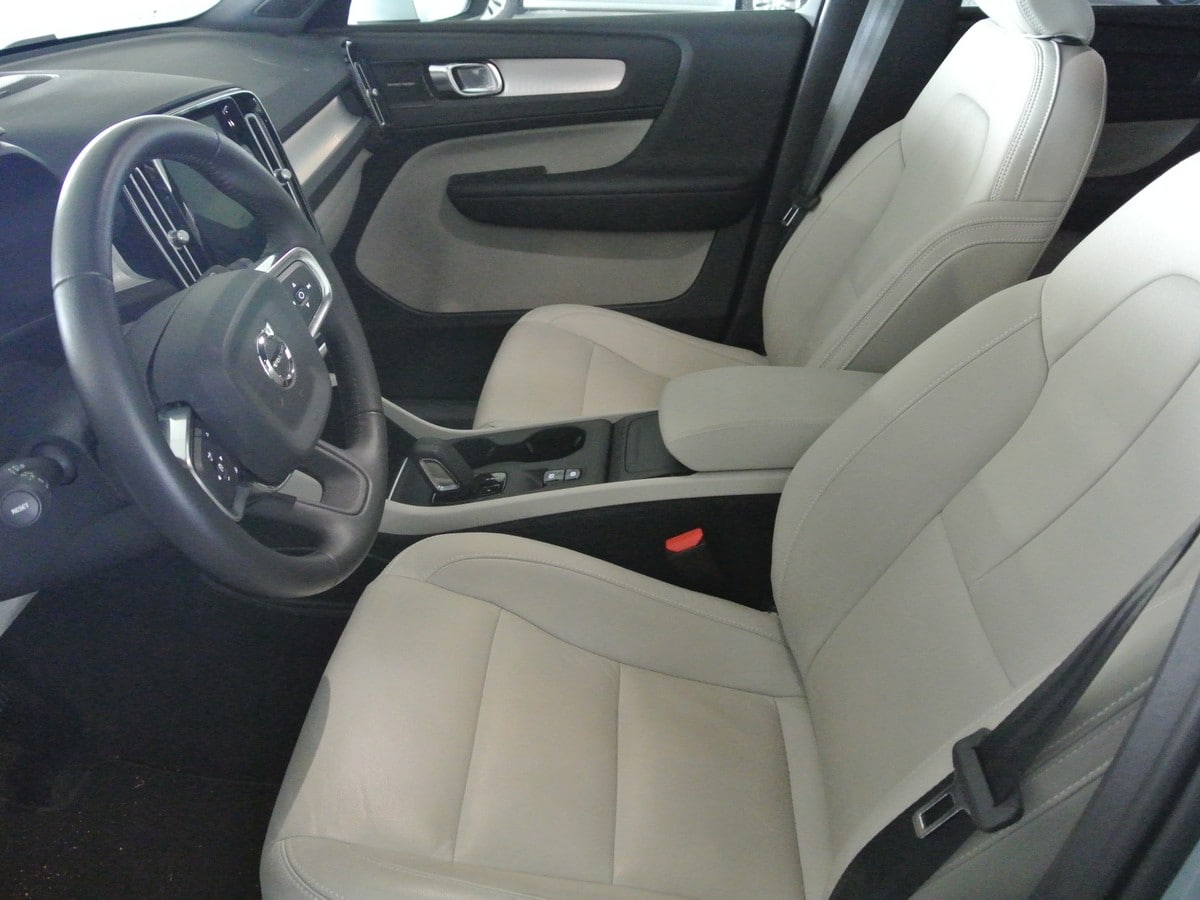 44 2019 Volvo XC40 Long Term