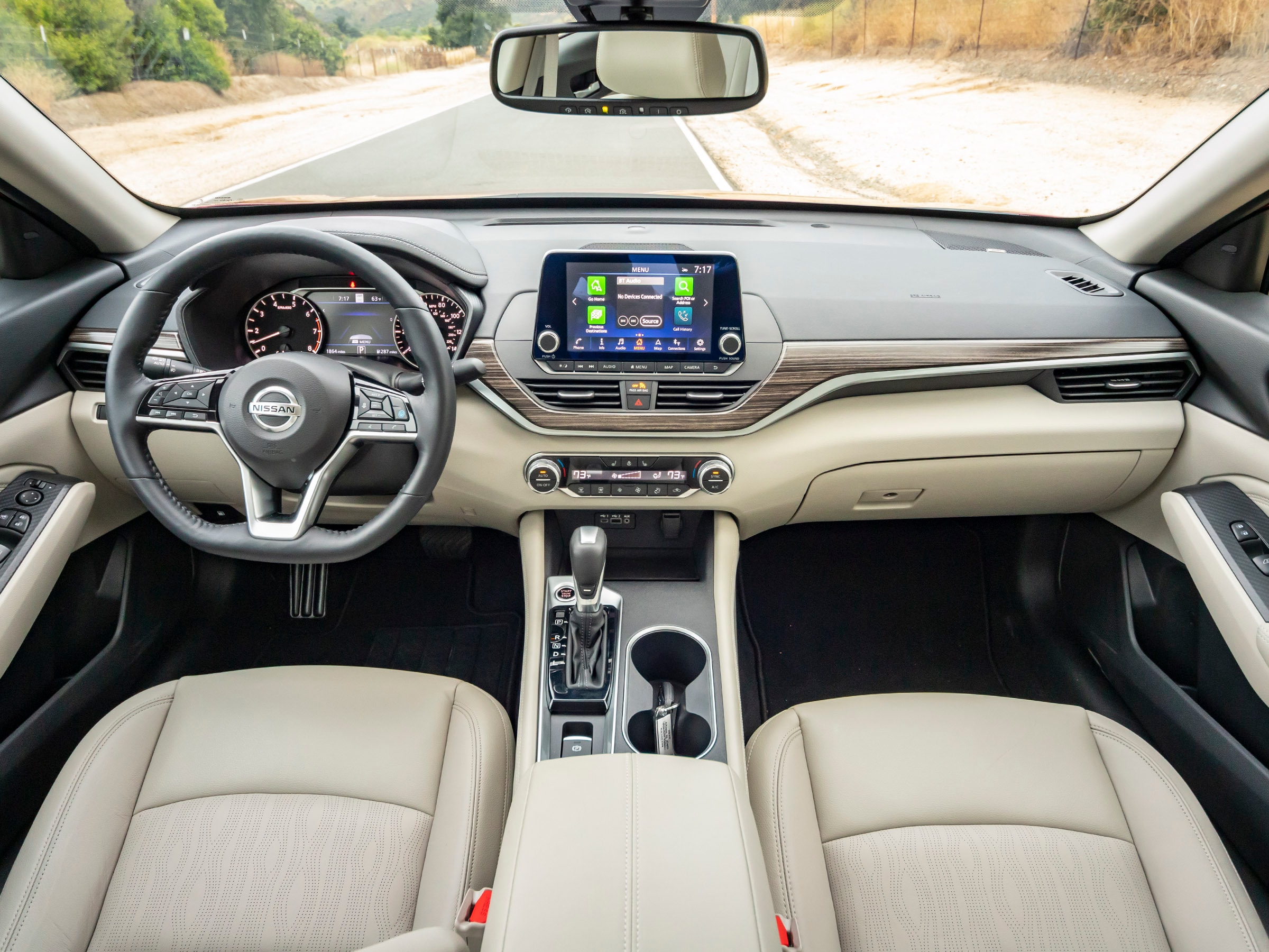 45 2019 Nissan Altima Long Term Interior KBB
