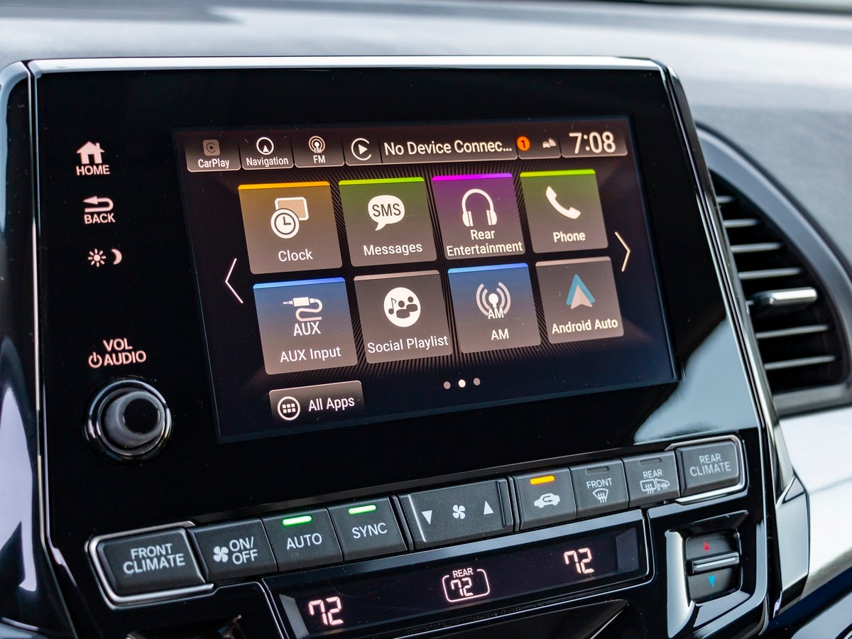 48 2018 Honda Odyssey LT Interior KBB