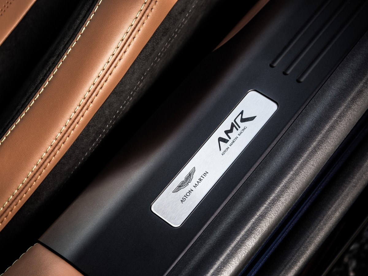 4e 2019 Aston Martin Db11 Amr Oem