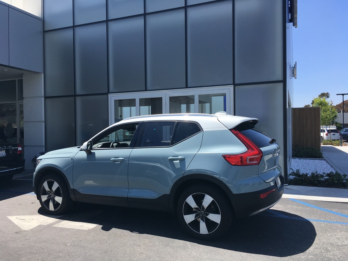 5 2019 Volvo XC40 Service