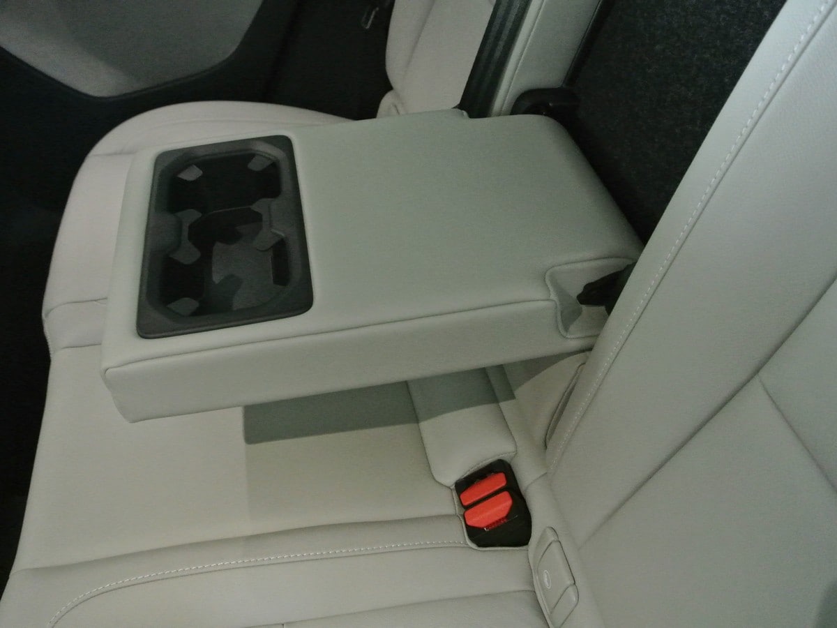 51 2019 Volvo XC40 Long Term