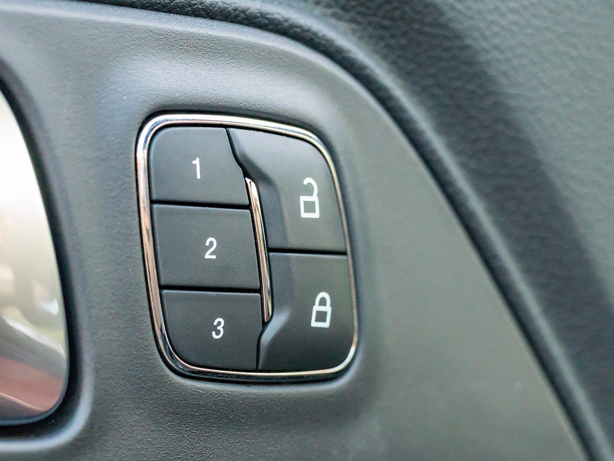 53 2018 Ford Mustang GT Interior KBB