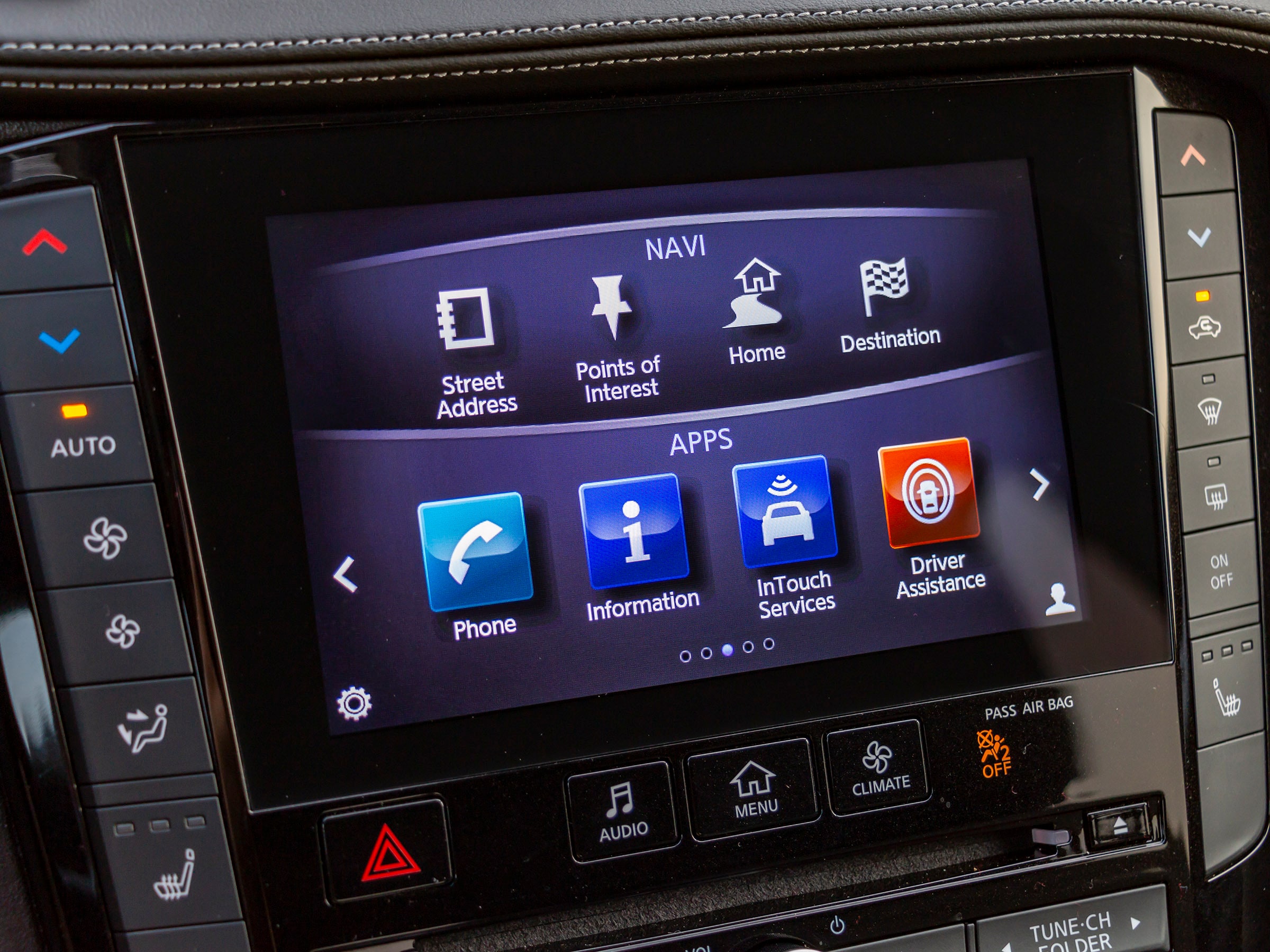 53 2019 Infiniti QX50 LT Interior KBB