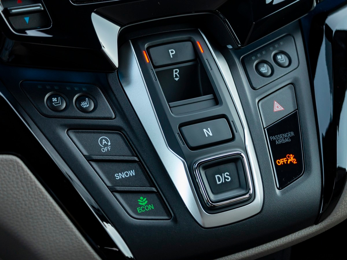 57 2018 Honda Odyssey LT Interior KBB