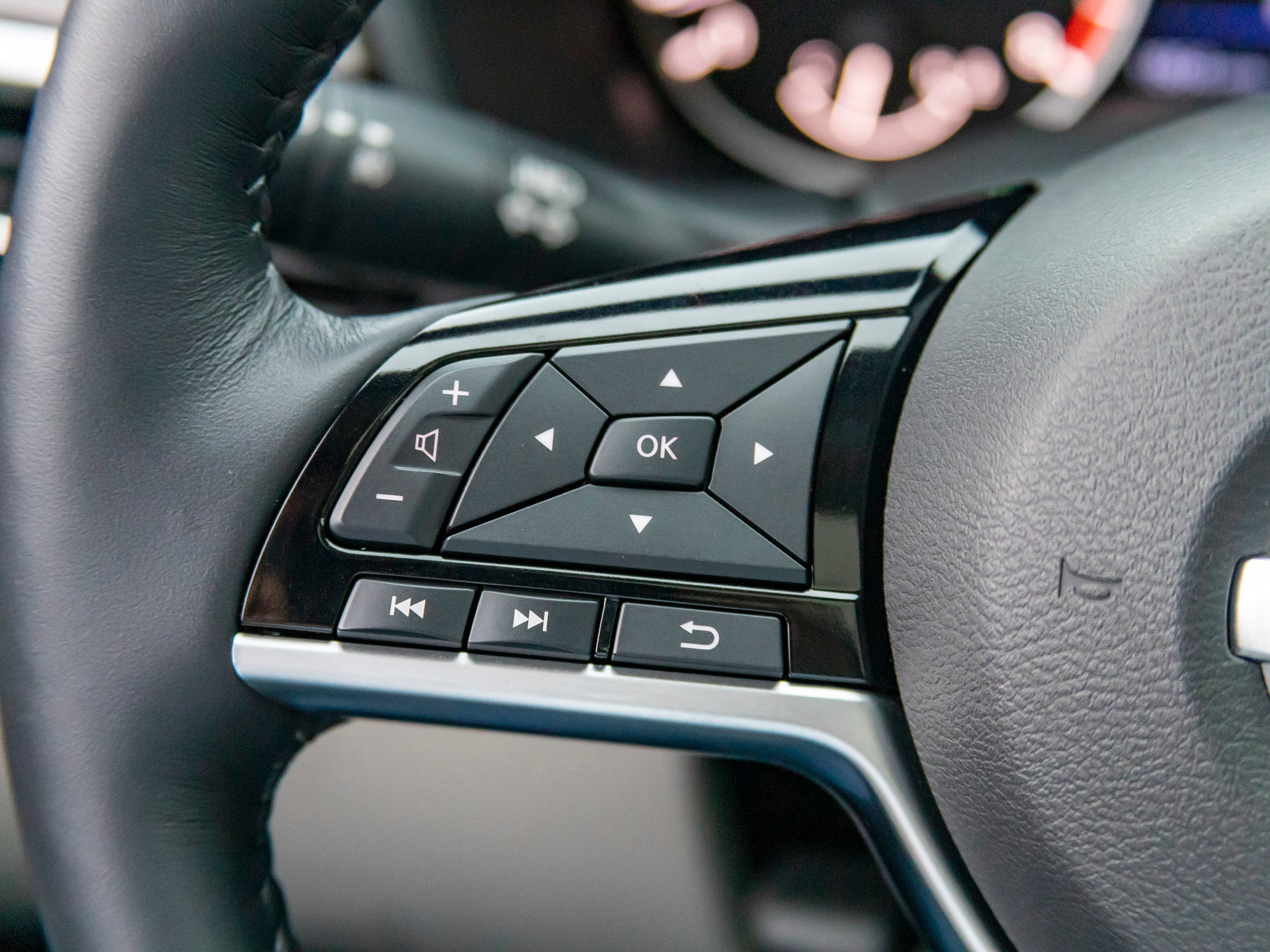 58 2019 Nissan Altima Long Term Interior KBB