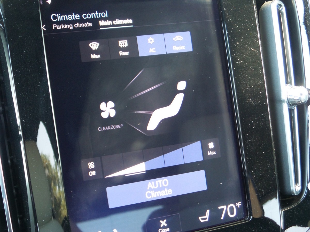6 2019 Volvo XC40 Climate