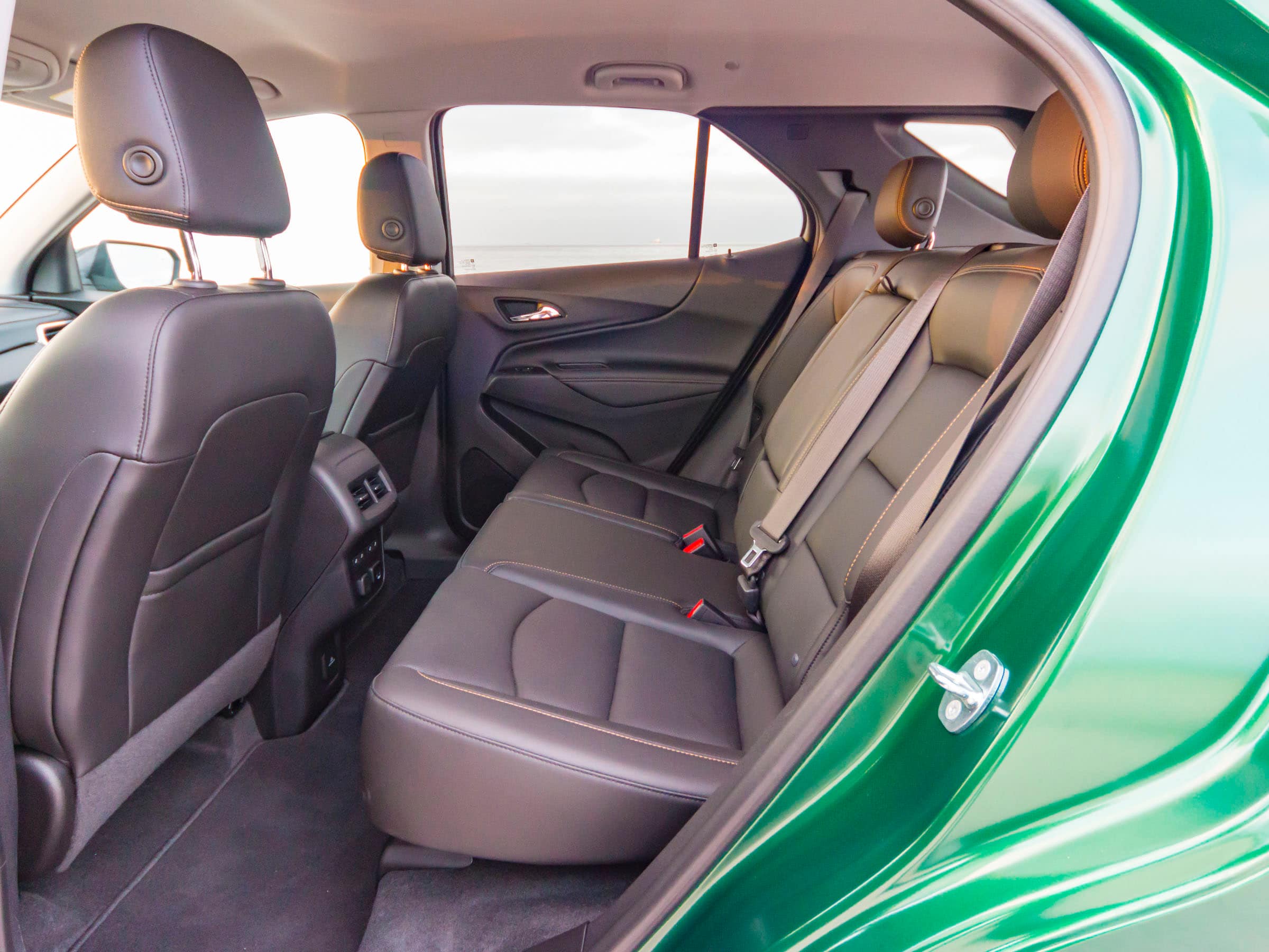 60 2018 Chevrolet Equinox Turbo Interior KBB