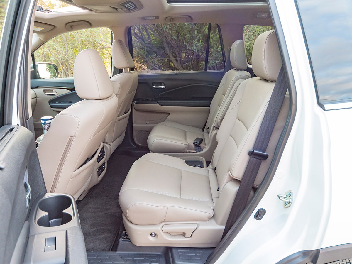 62 2017 Honda Pilot Interior KBB