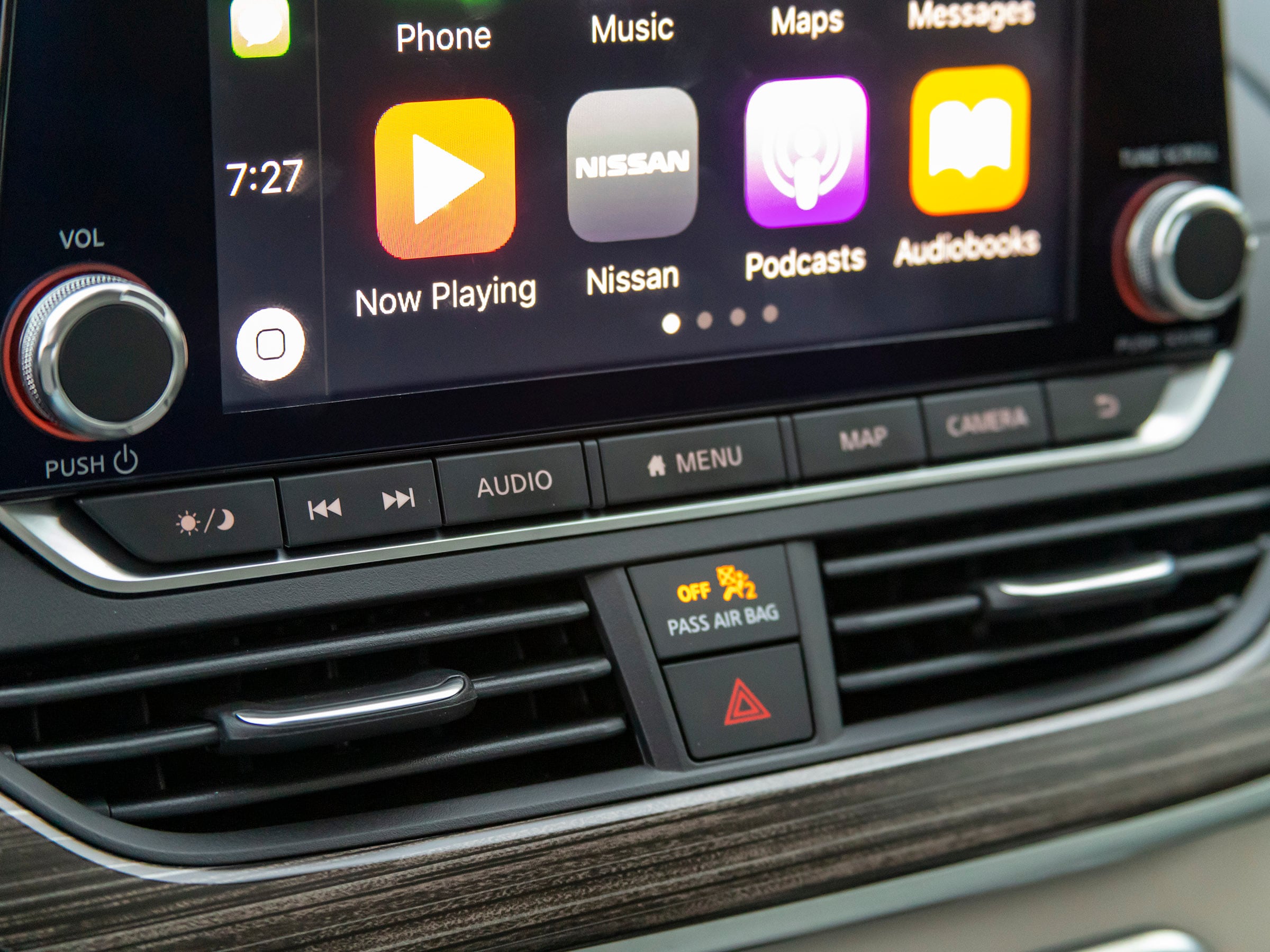 63 2019 Nissan Altima Long Term Interior KBB