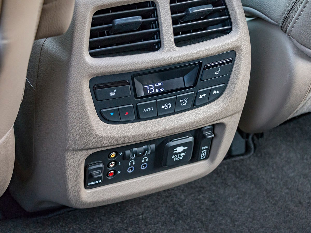 65 2017 Honda Pilot Interior KBB