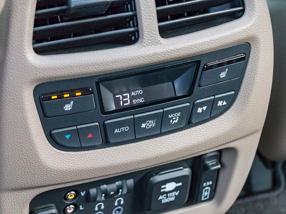 66 2017 Honda Pilot Interior KBB