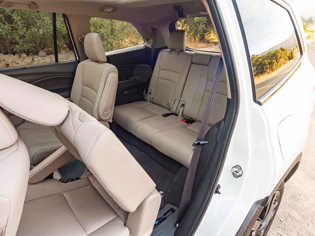 70 2017 Honda Pilot Interior KBB
