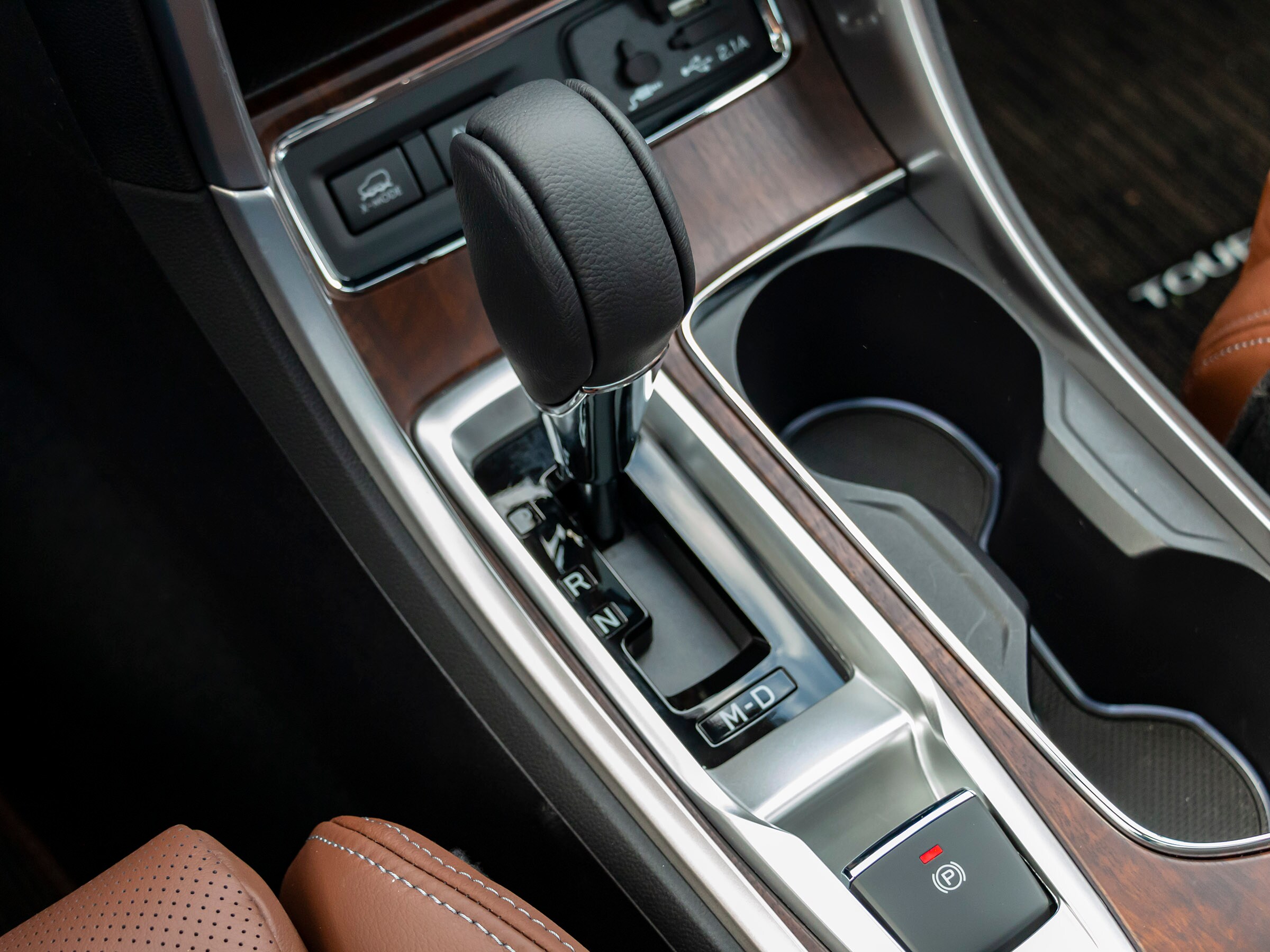 70 2019 Subaru Ascent LT Interior KBB