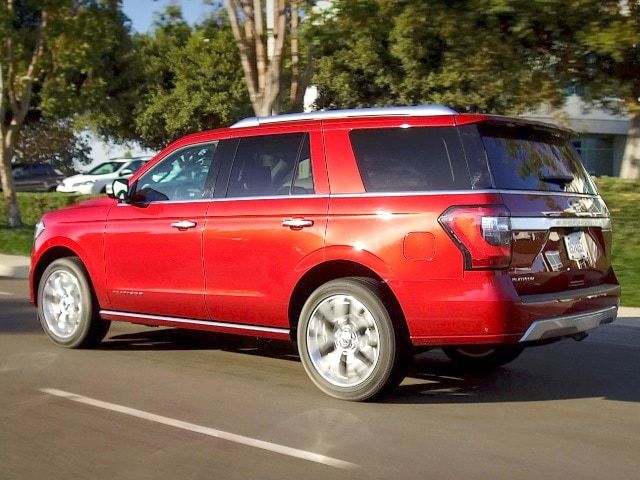 76 2018 Ford Expedition Action Rear Bb