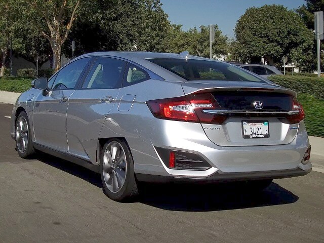76 2018 Honda Clarity Action Rear Bb