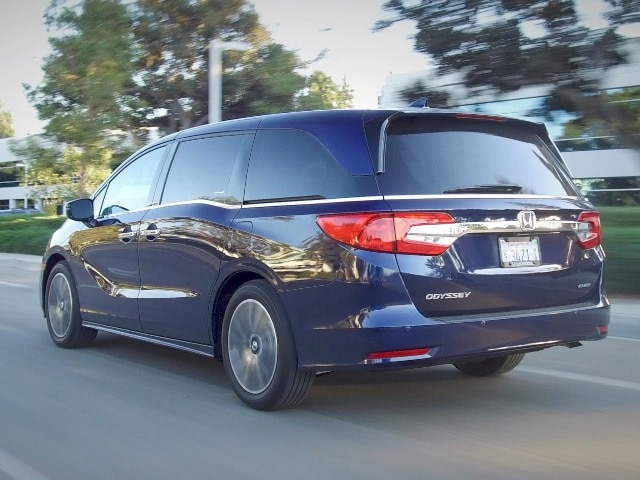 76 2018 Honda Odyssey Rear Action Bb