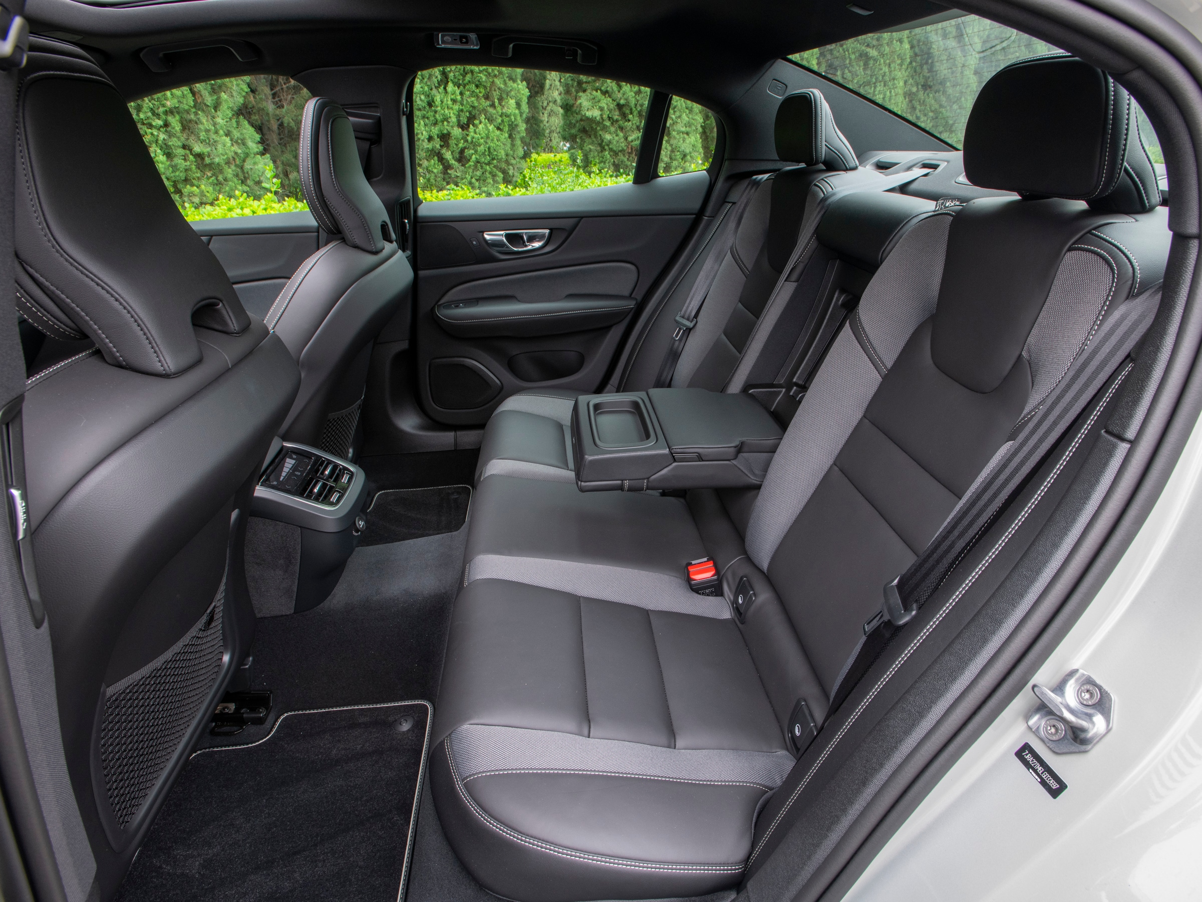 78 2020 Volvo S60 KBB