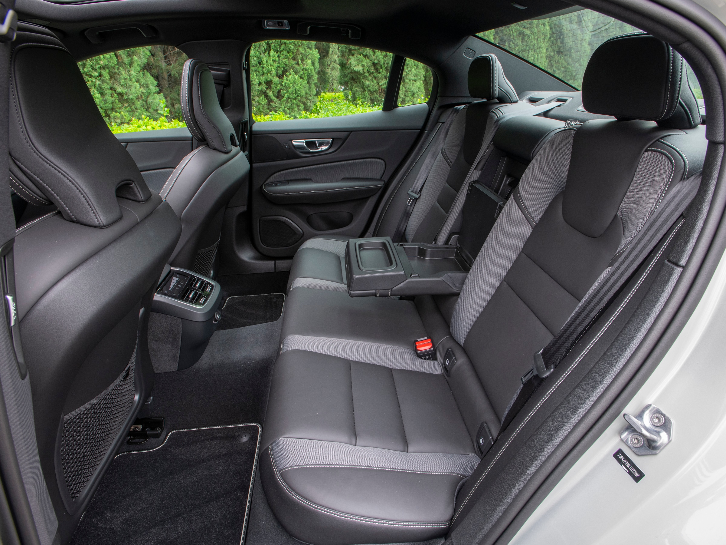 79 2020 Volvo S60 KBB