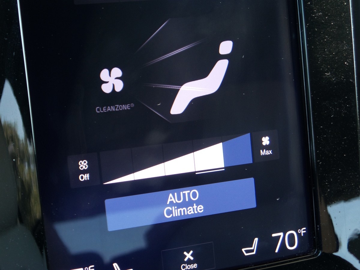 8 2019 Volvo XC40 Climate